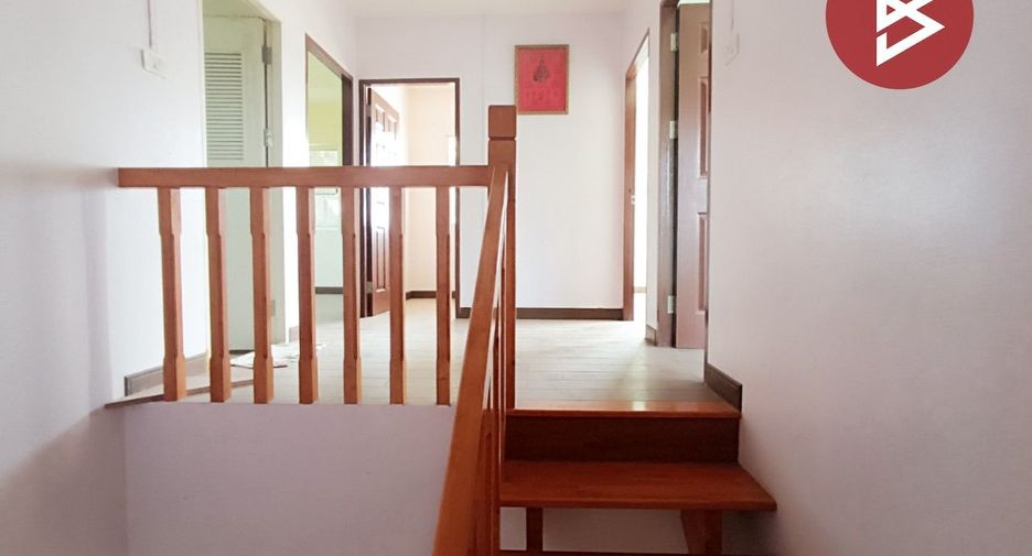 Casa en venta de 4 habitaciones en Phutthamonthon, Nakhon Pathom