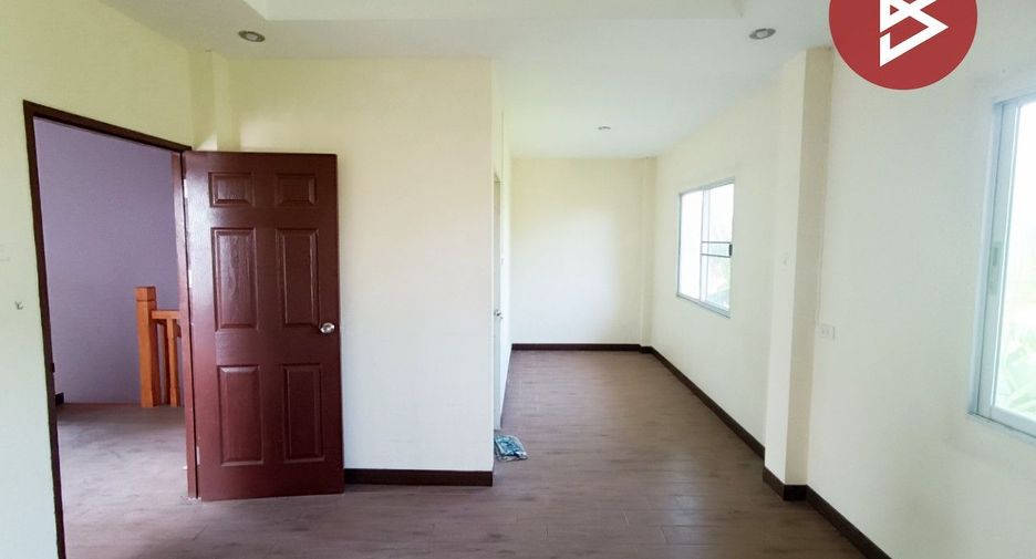 Casa en venta de 4 habitaciones en Phutthamonthon, Nakhon Pathom