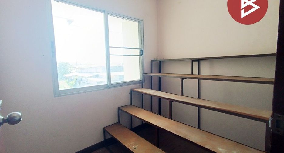 Casa en venta de 4 habitaciones en Phutthamonthon, Nakhon Pathom
