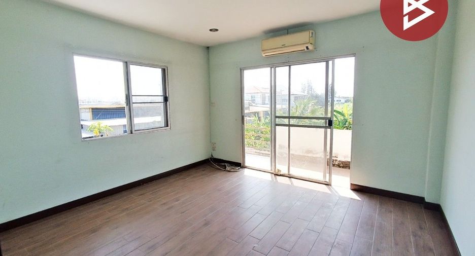 Casa en venta de 4 habitaciones en Phutthamonthon, Nakhon Pathom