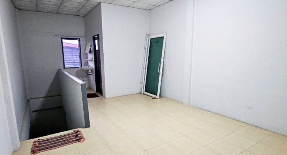 Local comercial en venta de 3 habitaciones en Mueang Rayong, Rayong