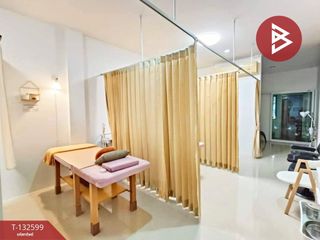 Gewerbefläche zum Kauf mit 3 Zimmer in Mueang Rayong, Rayong