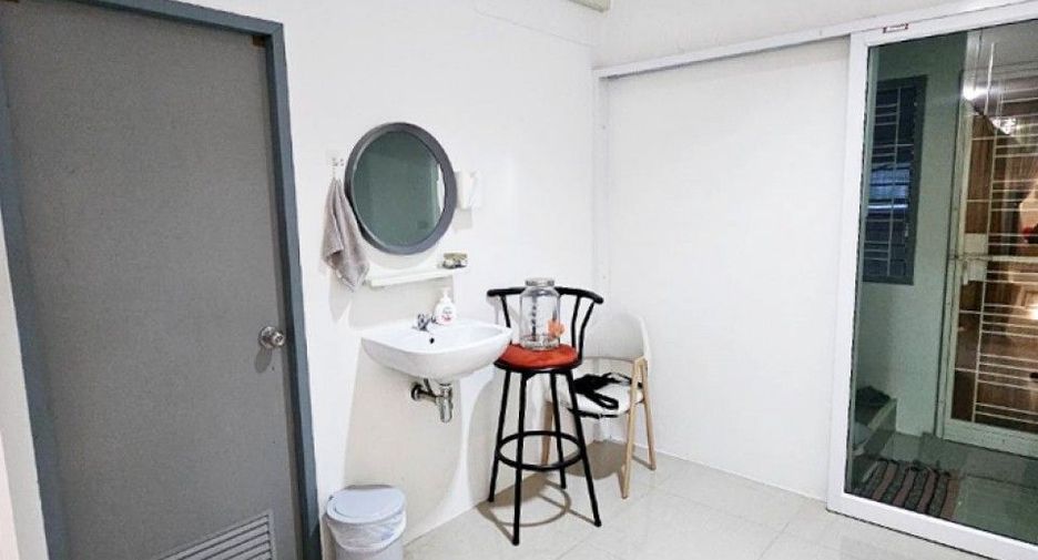 Local comercial en venta de 3 habitaciones en Mueang Rayong, Rayong