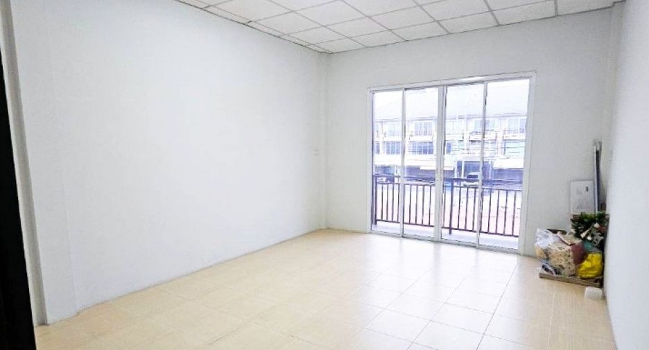 Local comercial en venta de 3 habitaciones en Mueang Rayong, Rayong