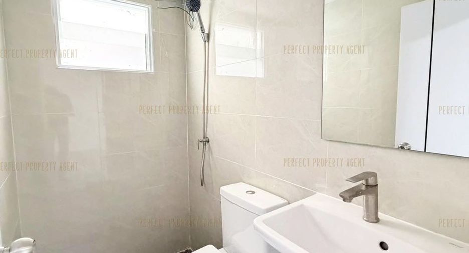 For sale 2 bedrooms townhouse in Lat Phrao, Bangkok