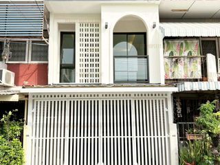 For sale 2 bedrooms townhouse in Lat Phrao, Bangkok