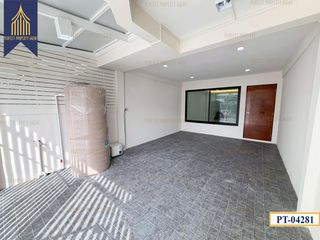 For sale 2 bedrooms townhouse in Lat Phrao, Bangkok