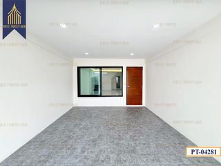 For sale 2 bedrooms townhouse in Lat Phrao, Bangkok