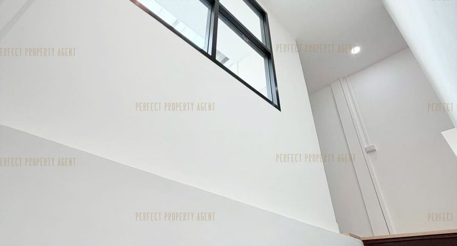 For sale 2 bedrooms townhouse in Lat Phrao, Bangkok