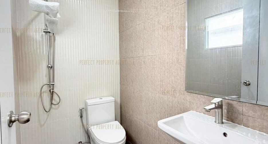 For sale 2 bedrooms townhouse in Lat Phrao, Bangkok