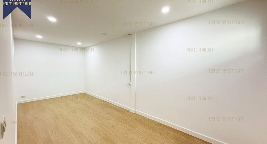 For sale 2 bedrooms townhouse in Lat Phrao, Bangkok