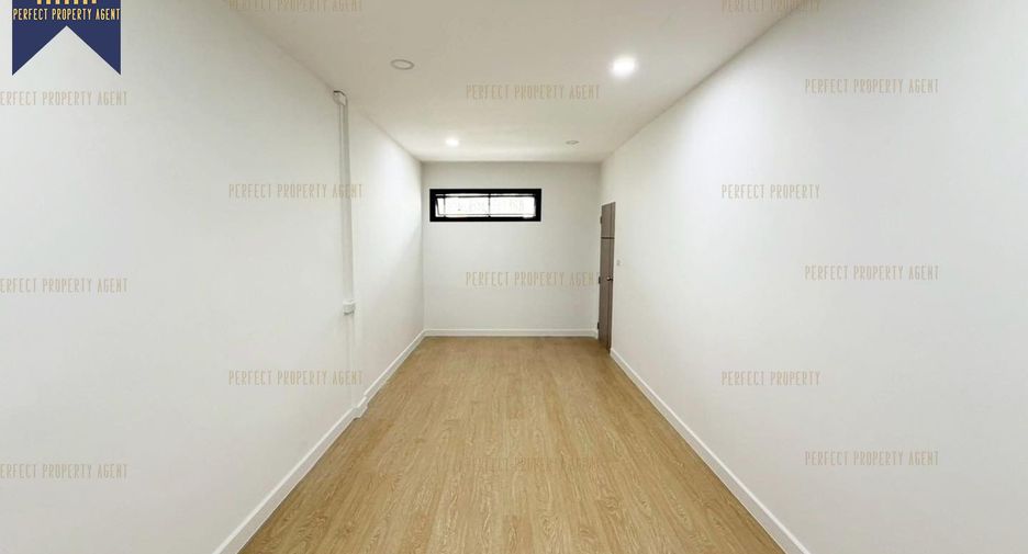 For sale 2 bedrooms townhouse in Lat Phrao, Bangkok