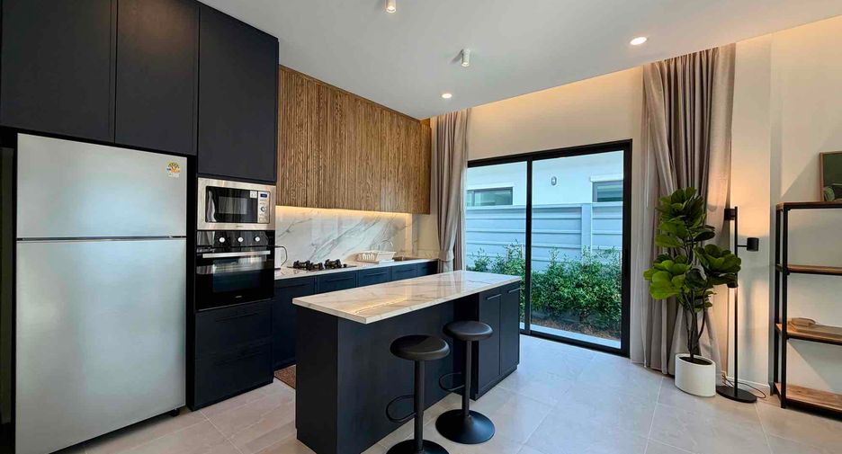Villa en alquiler de 3 habitaciones en Bang Lamung, Chonburi