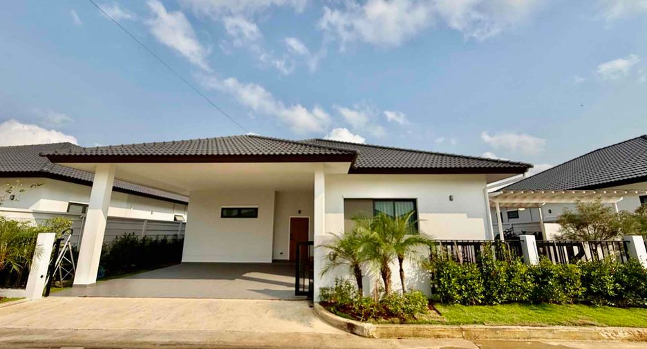 Villa en alquiler de 3 habitaciones en Bang Lamung, Chonburi