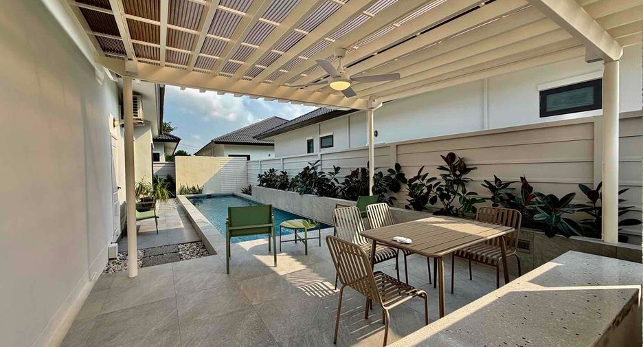 Villa en alquiler de 3 habitaciones en Bang Lamung, Chonburi