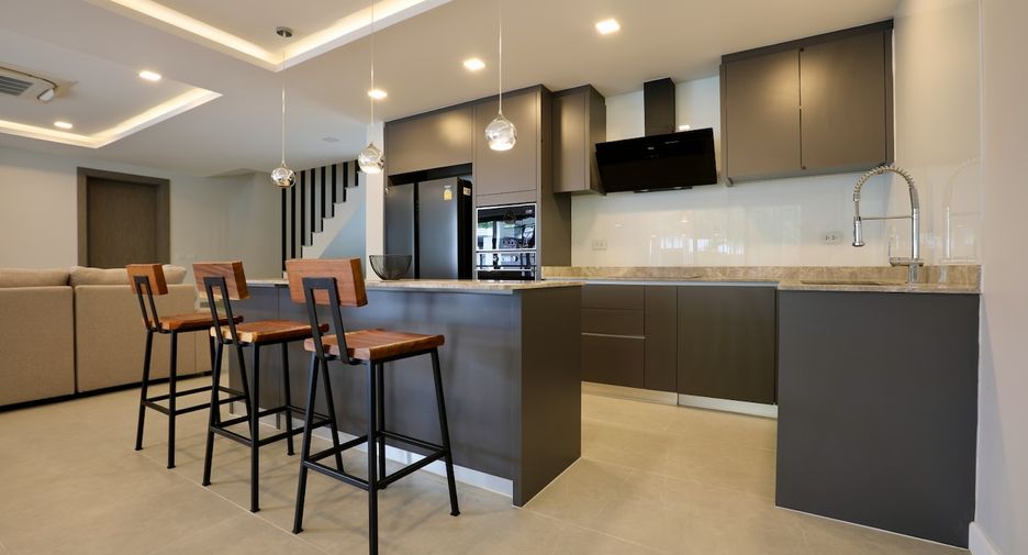 À vendre 5 chambres maison à Jomtien, Pattaya