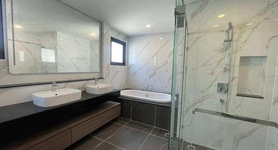 Haus zur Miete mit 4 Zimmer in Bang Phli, Samut Prakan