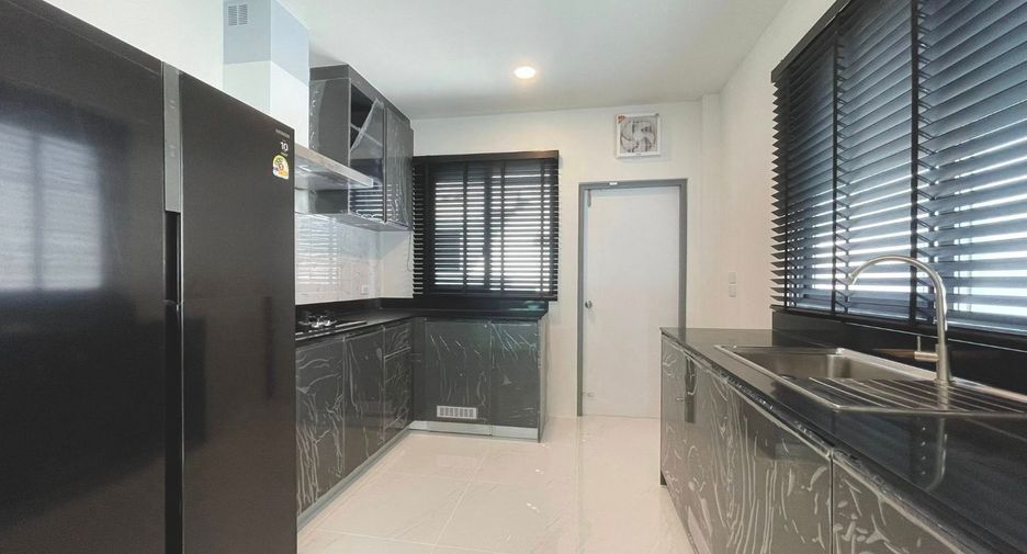Haus zur Miete mit 4 Zimmer in Bang Phli, Samut Prakan