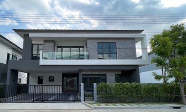 Casa en alquiler de 4 habitaciones en Bang Phli, Samut Prakan