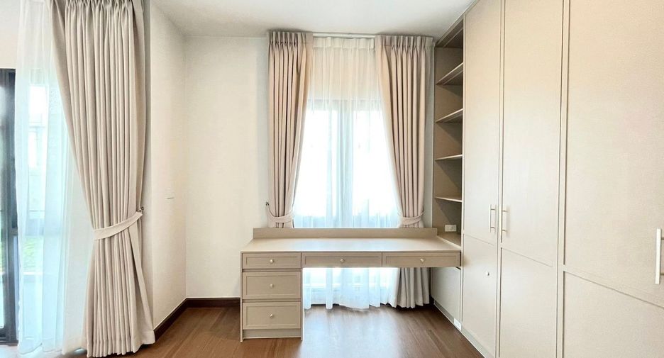 Haus zur Miete mit 4 Zimmer in Bang Phli, Samut Prakan