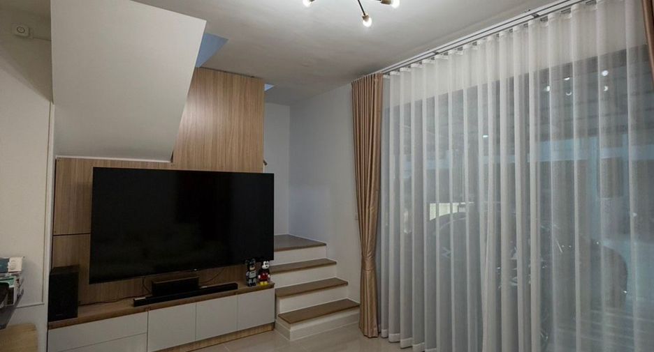 For rent 2 bedrooms townhouse in Bang Phli, Samut Prakan