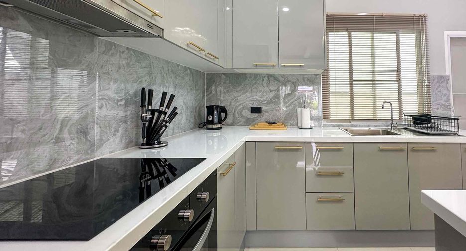 For sale 3 ベッドルーム house in Huay Yai, Pattaya