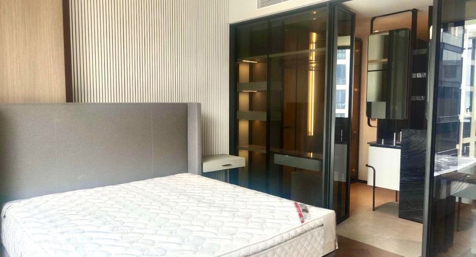 For rent 2 bedrooms condo in Watthana, Bangkok