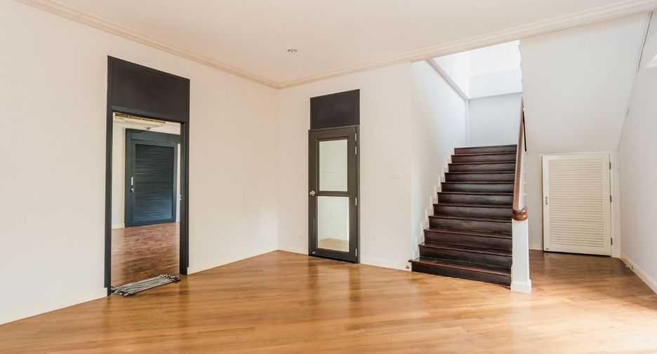 Haus zur Miete mit 4 Zimmer in Suan Luang, Bangkok