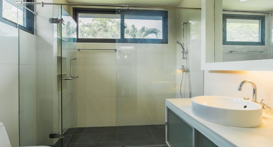 Haus zur Miete mit 4 Zimmer in Suan Luang, Bangkok