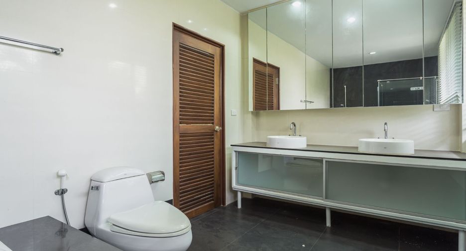 Haus zur Miete mit 4 Zimmer in Suan Luang, Bangkok