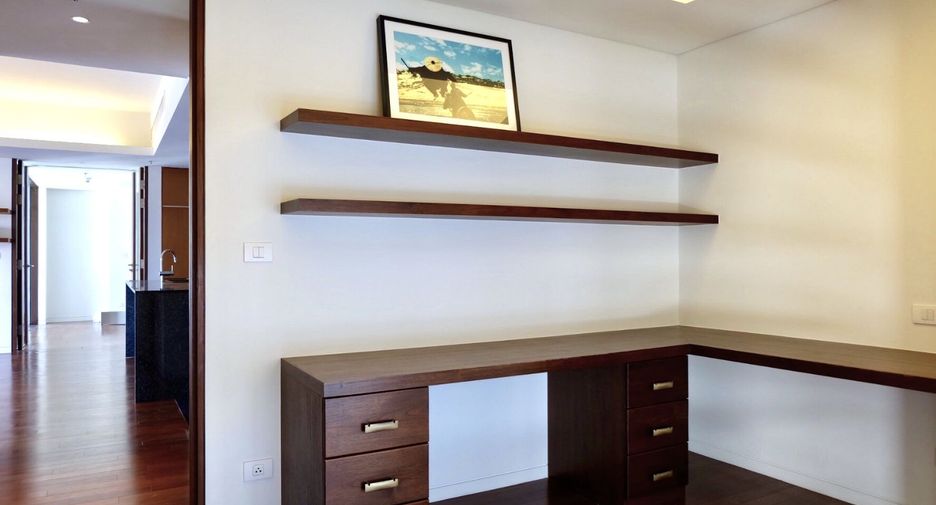 For sale 2 bedrooms condo in Pathum Wan, Bangkok