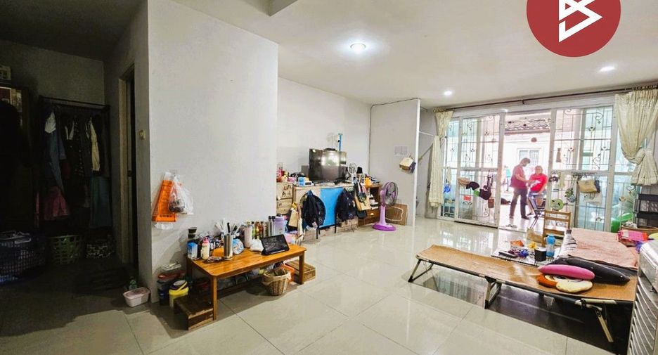 For sale 3 bedrooms townhouse in Phan Thong, Chonburi