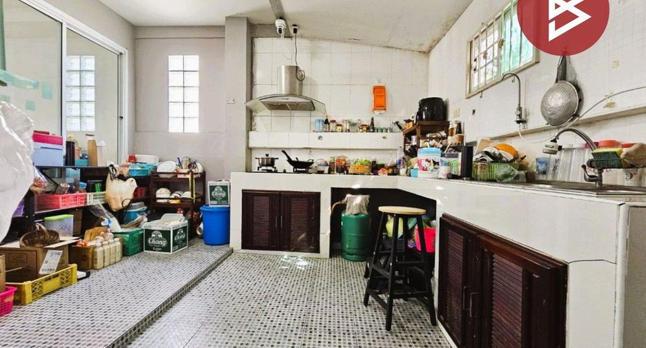 For sale 3 bedrooms townhouse in Phan Thong, Chonburi