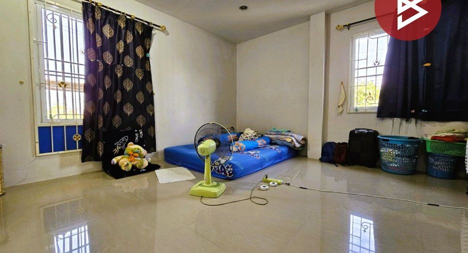 For sale 3 bedrooms townhouse in Phan Thong, Chonburi