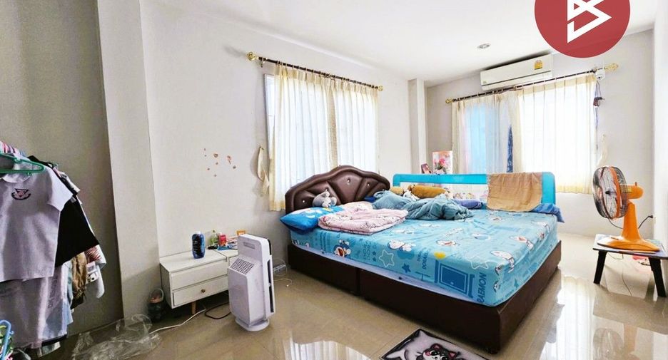 For sale 3 bedrooms townhouse in Phan Thong, Chonburi