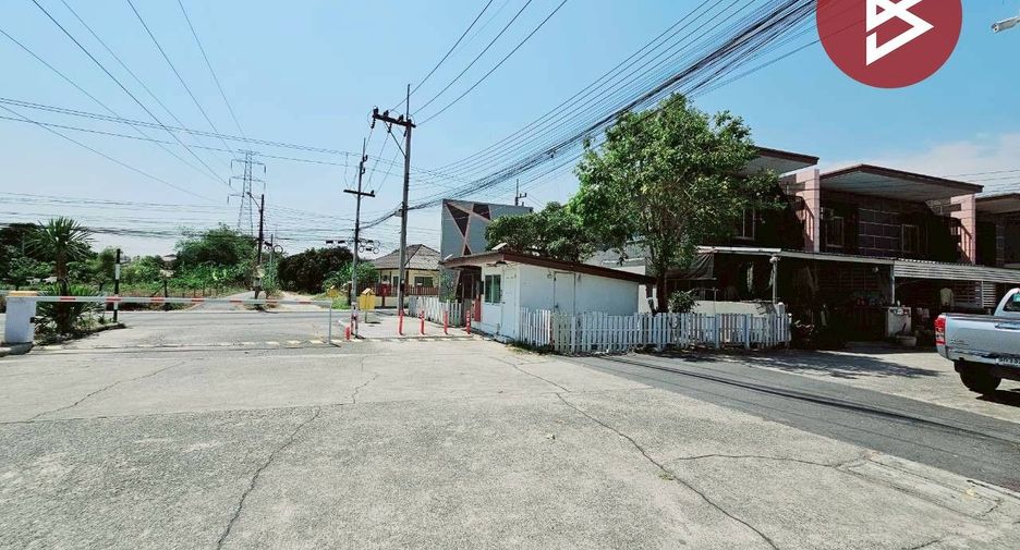 For sale 3 bedrooms townhouse in Phan Thong, Chonburi