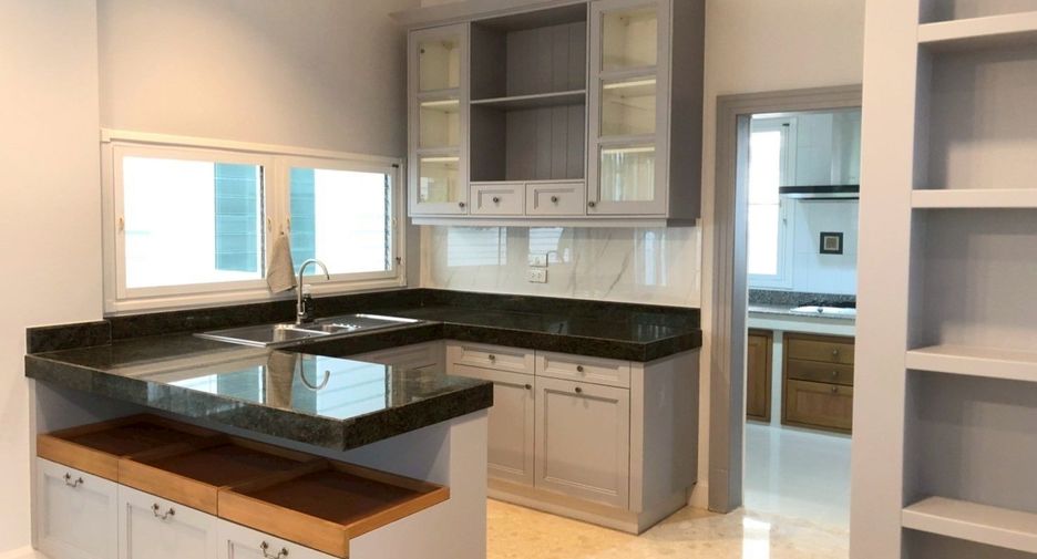 For rent 4 bedrooms house in Prawet, Bangkok