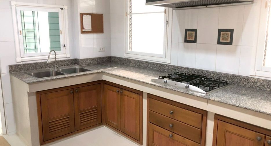 For rent 4 bedrooms house in Prawet, Bangkok