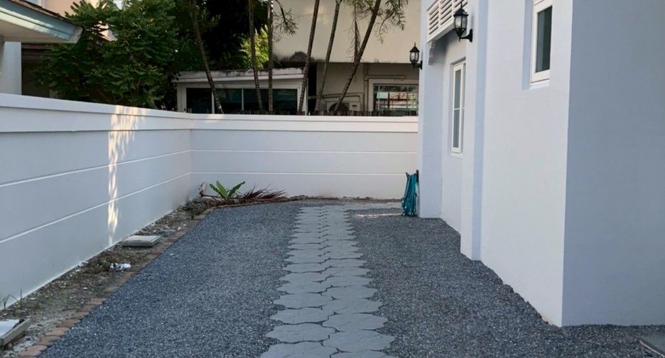 For rent 4 bedrooms house in Prawet, Bangkok