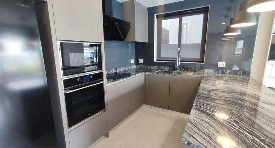 Haus zum Kauf mit 3 Zimmer in Bang Lamung, Chonburi