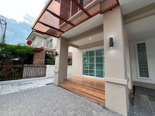 For sale 3 bedrooms house in Khlong Sam Wa, Bangkok