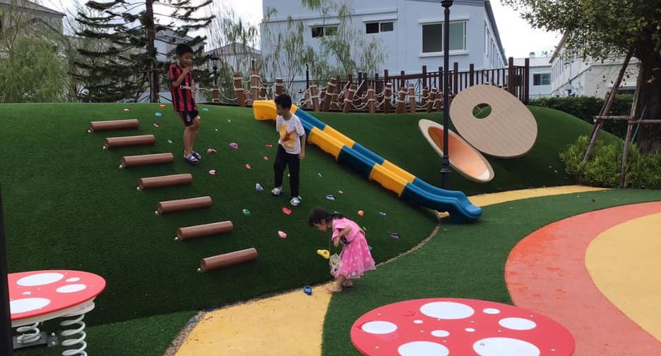 For rent and for sale 3 bedrooms townhouse in Bang Phli, Samut Prakan