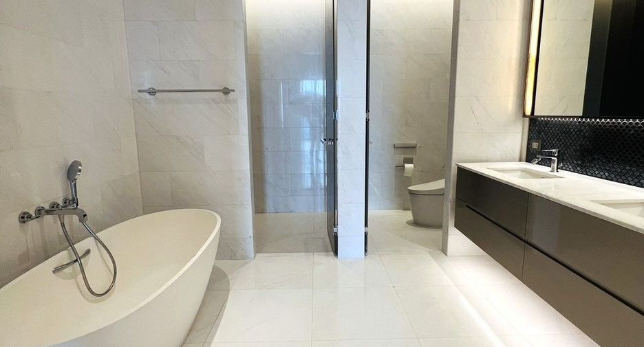 Condo en venta de 4 habitaciones en Pathum Wan, Bangkok