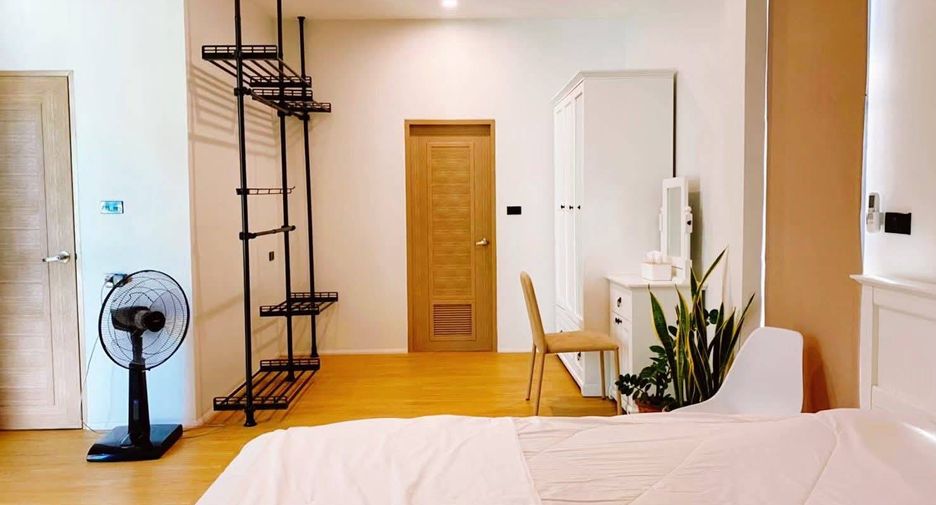 À louer 3 chambres maison de ville à Saraphi, Chiang Mai