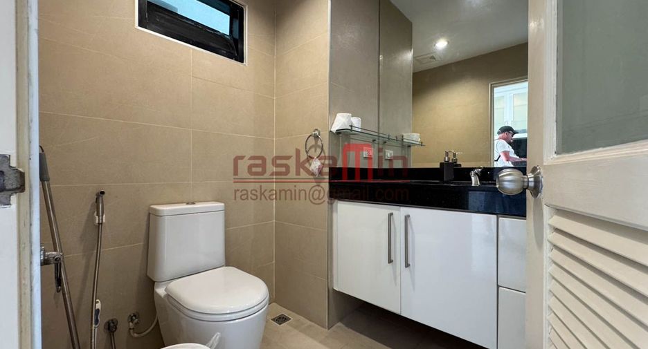 For rent and for sale 2 bedrooms condo in North Pattaya, Pattaya