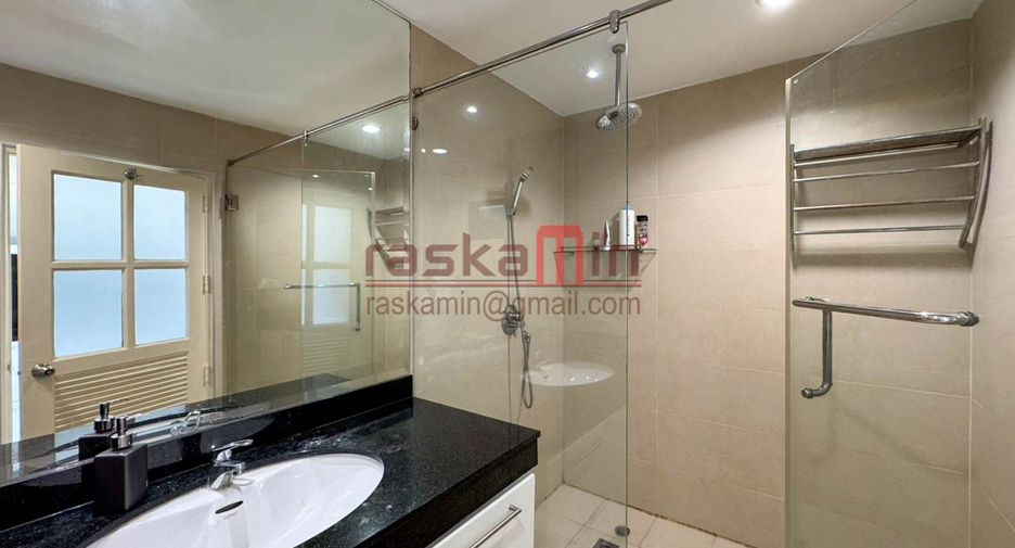 For rent and for sale 2 bedrooms condo in North Pattaya, Pattaya