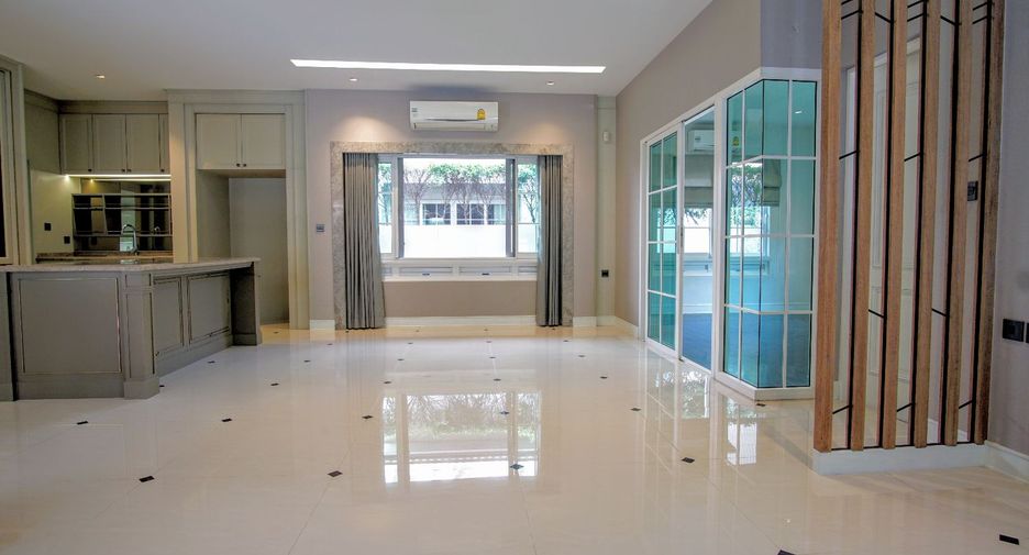 Casa en alquiler y en venta de 4 habitaciones en Bang Phli, Samut Prakan