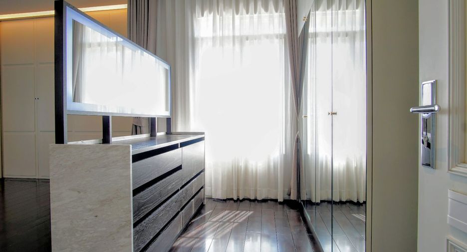 Casa en alquiler y en venta de 4 habitaciones en Bang Phli, Samut Prakan