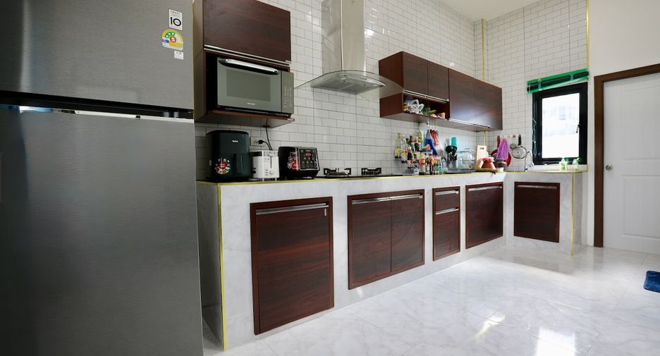 Casa en venta de 3 habitaciones en Bang Lamung, Chonburi