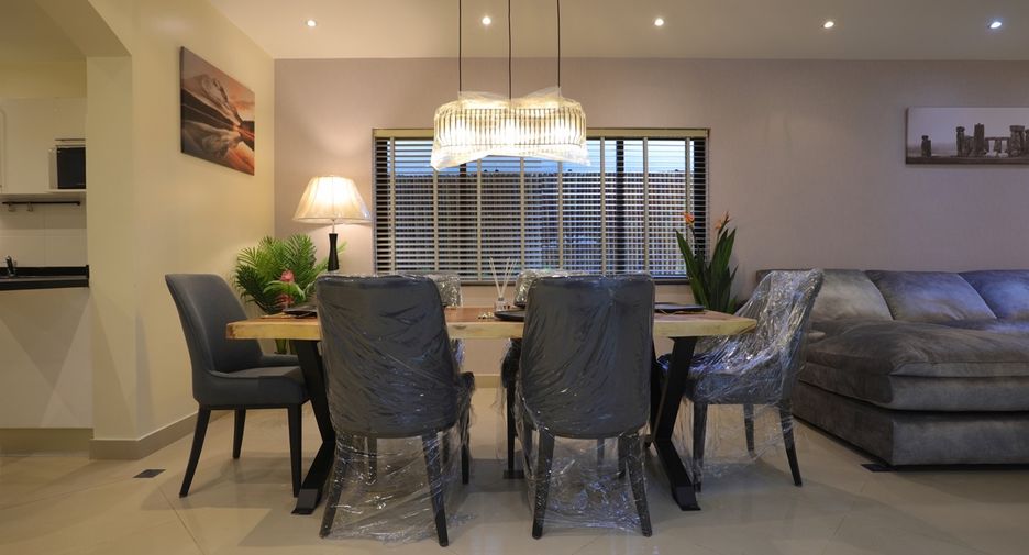 Casa en alquiler y en venta de 3 habitaciones en Bang Lamung, Chonburi